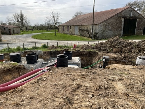 Mise aux normes du site en assainissement avec l'installation d'une station compacte 20EH