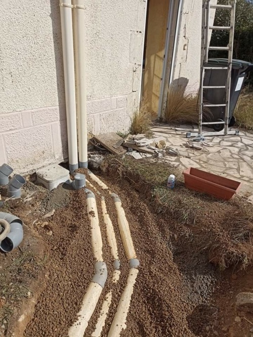 Raccordement en sortie de maison et passage de ventilation primaire et secondaire